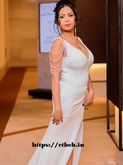 Female Escort in Pune